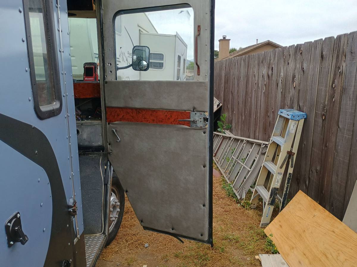 Chevy-3100-truck-1973-blue-5