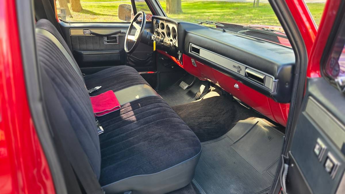 Chevy-c-10-silverado-1986-red-9
