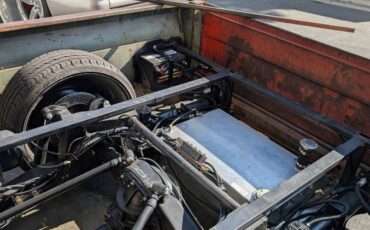 Chevy-c10-truck-1963-custom-11