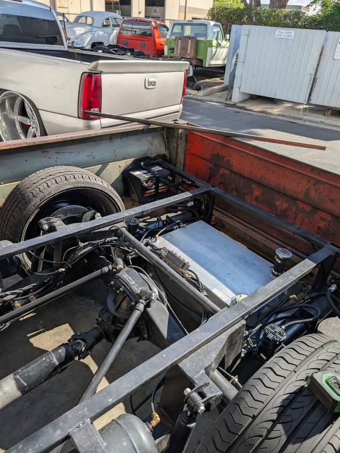 Chevy-c10-truck-1963-custom-11