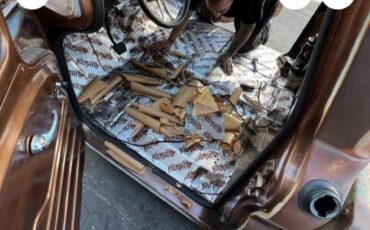 Chevy-c10-truck-1963-custom-12