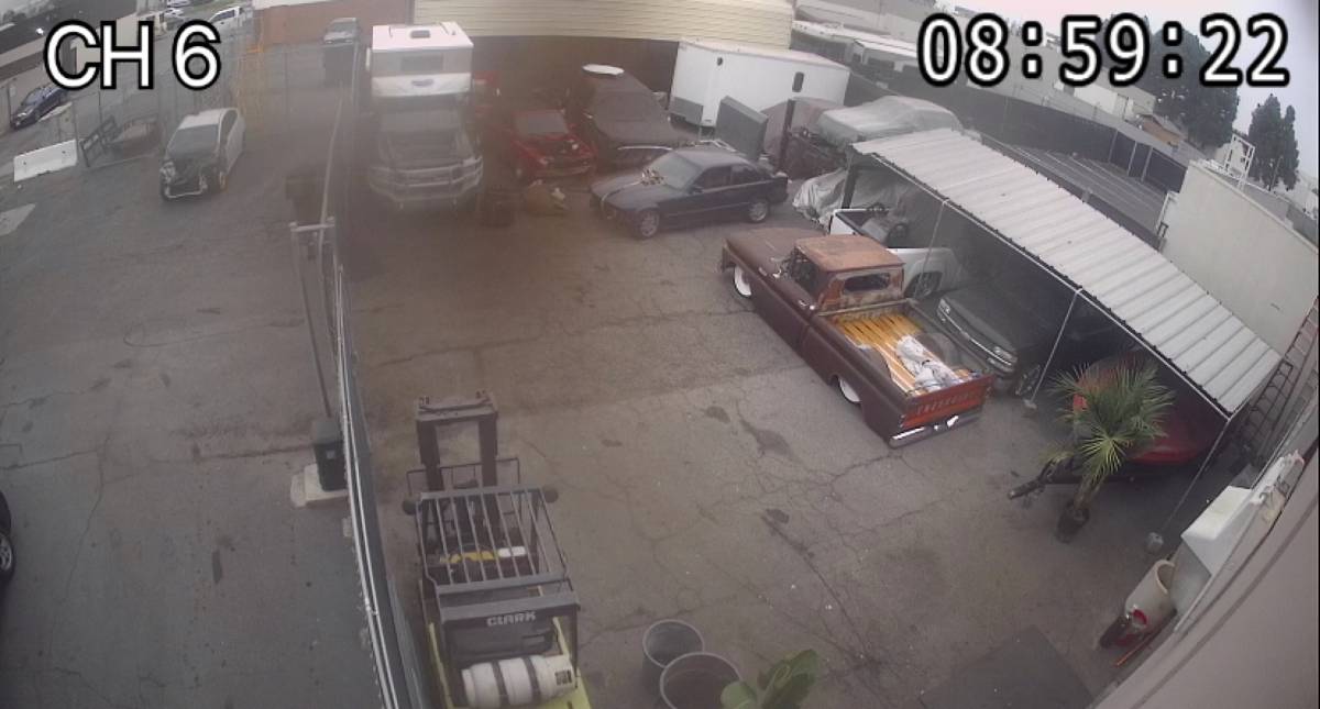 Chevy-c10-truck-1963-custom-15