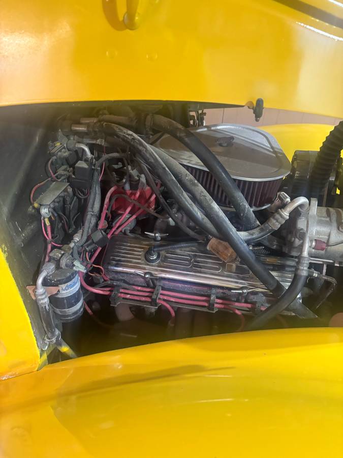 Chevy-custom-1936-yellow-10