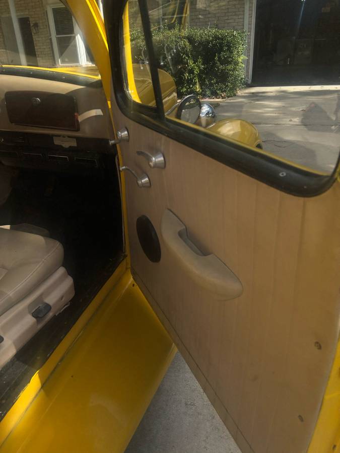 Chevy-custom-1936-yellow-12