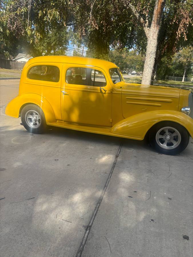 Chevy-custom-1936-yellow-14