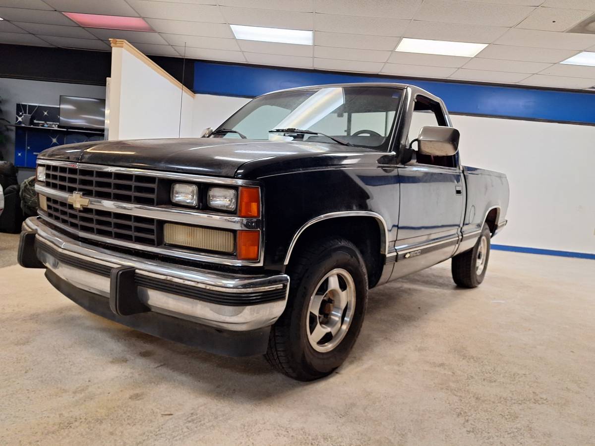 Chevy-silverado-1989-black-1