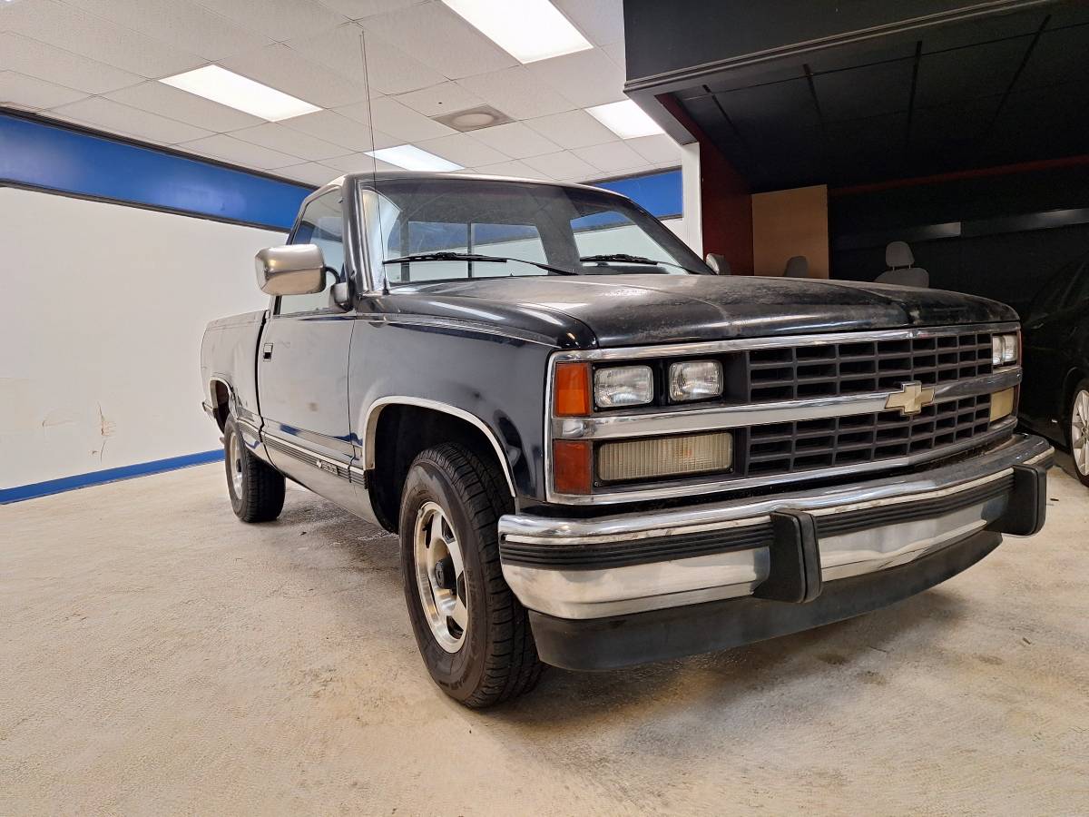 Chevy-silverado-1989-black-13