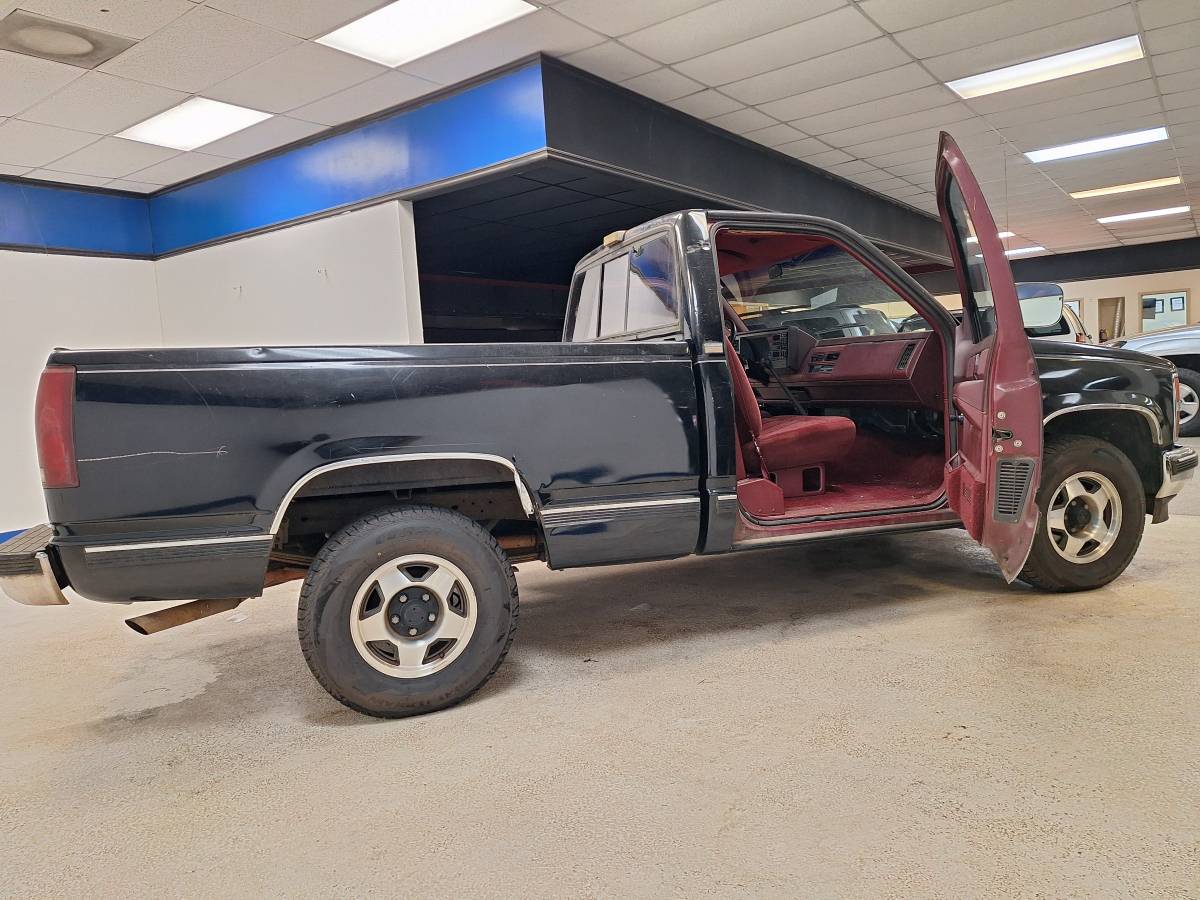 Chevy-silverado-1989-black-14