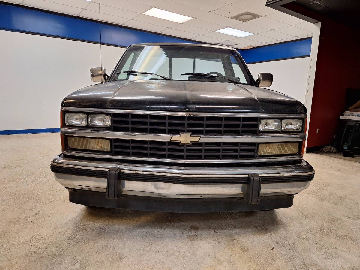Chevy-silverado-1989-black-16