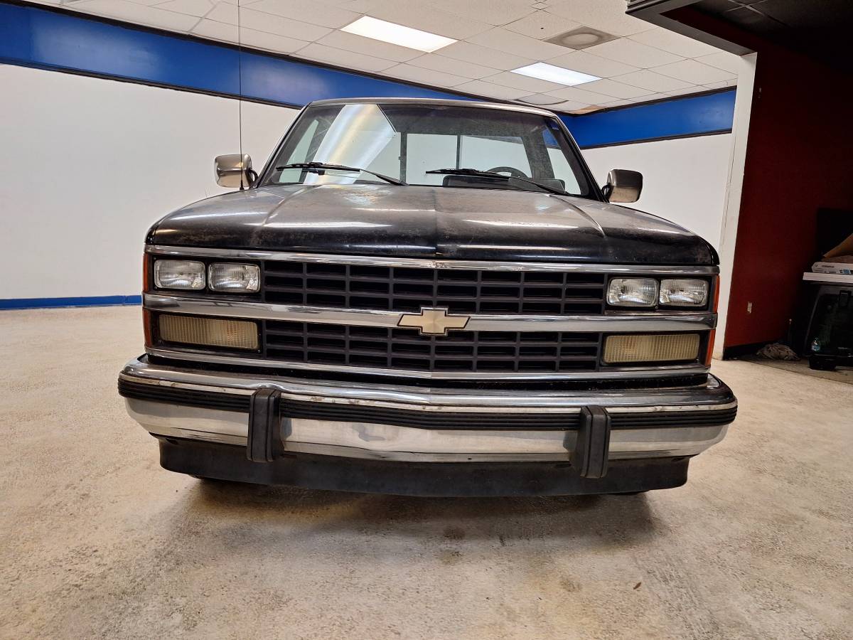 Chevy-silverado-1989-black-17