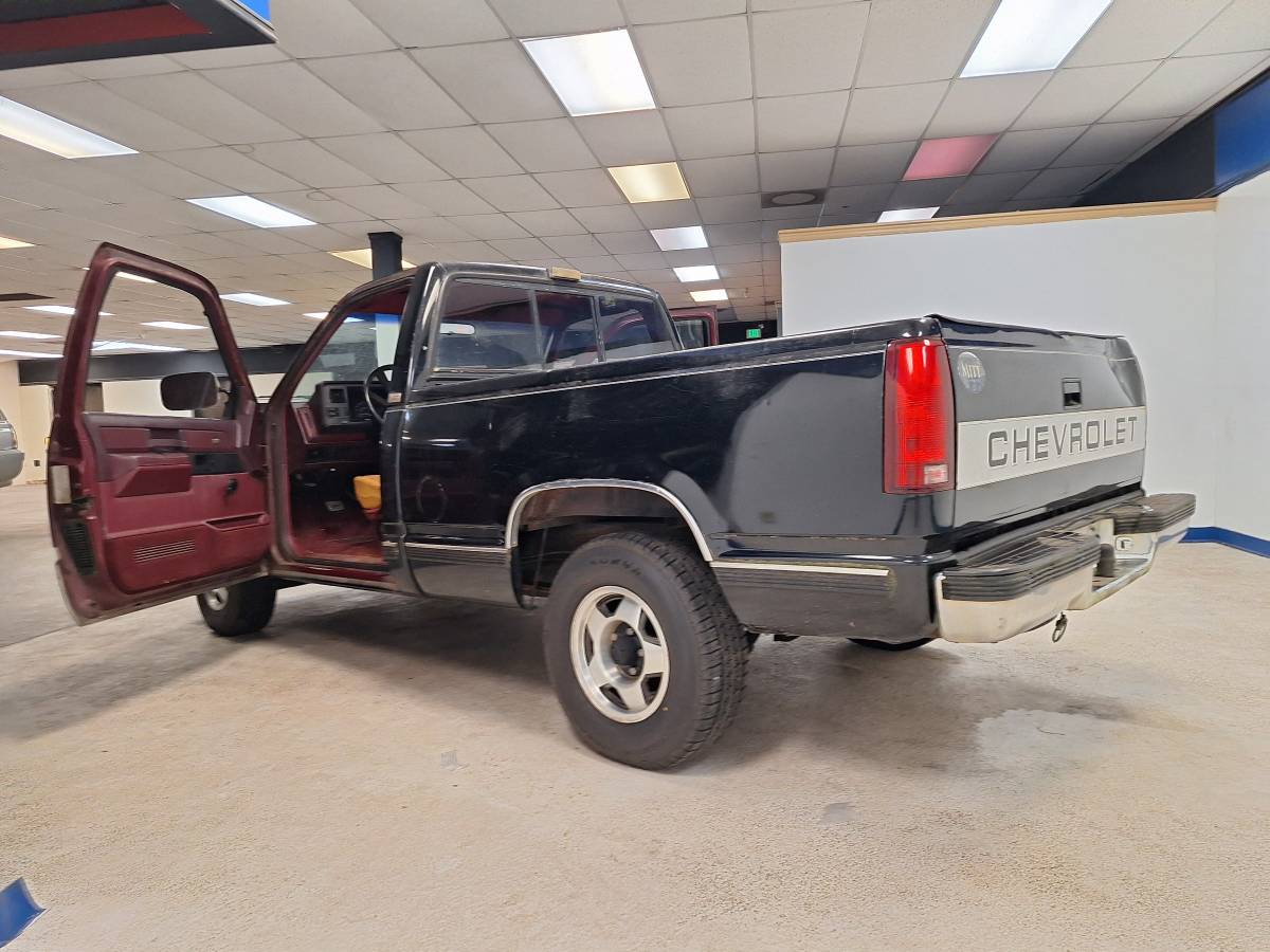 Chevy-silverado-1989-black-9