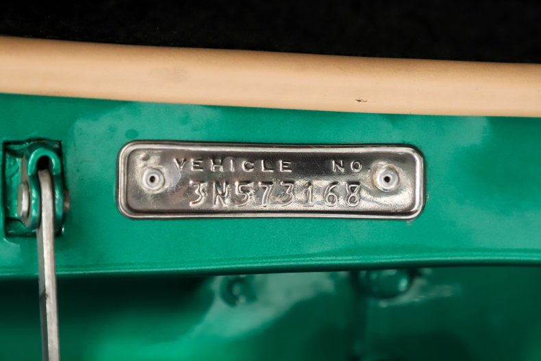 Chrysler-300-1957-Parade-Green-Cream-17