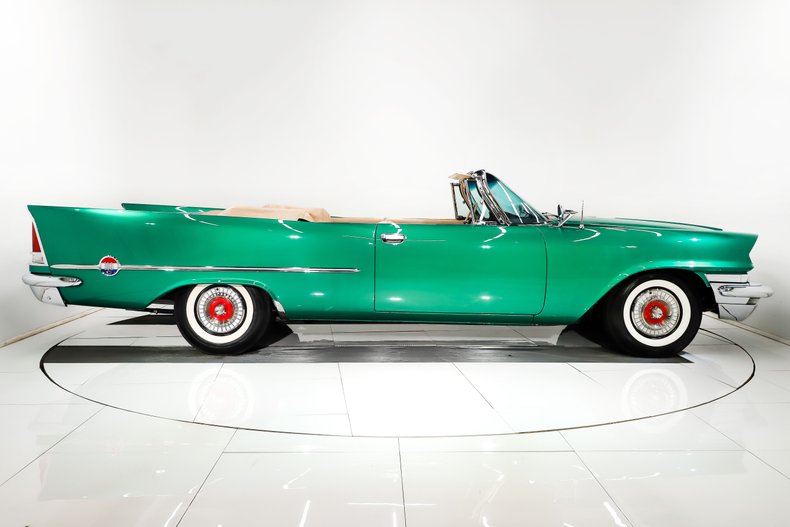 Chrysler-300-1957-Parade-Green-Cream-18