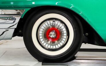 Chrysler-300-1957-Parade-Green-Cream-2