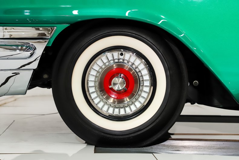 Chrysler-300-1957-Parade-Green-Cream-2