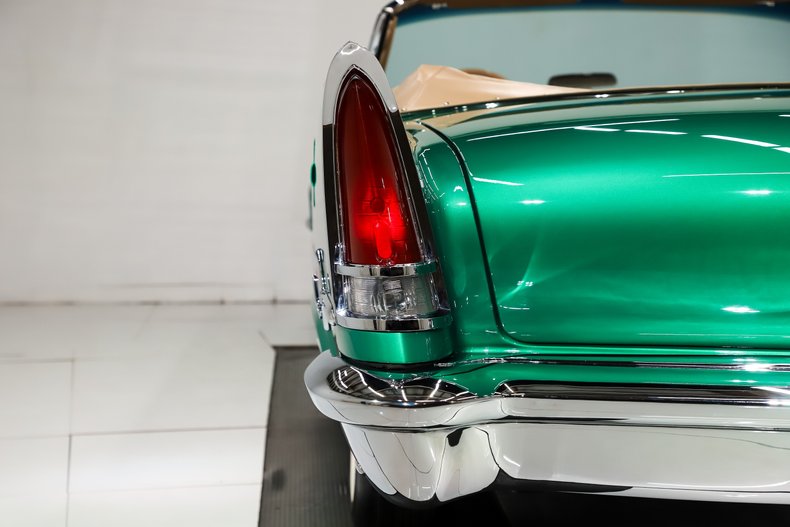 Chrysler-300-1957-Parade-Green-Cream-28