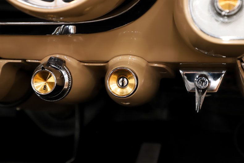 Chrysler-300-1957-Parade-Green-Cream-30