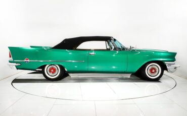 Chrysler-300-1957-Parade-Green-Cream-32