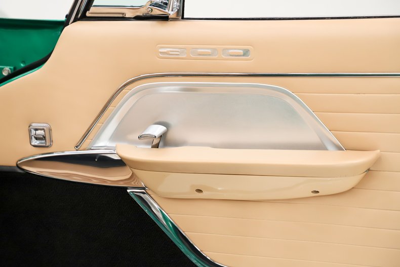 Chrysler-300-1957-Parade-Green-Cream-37