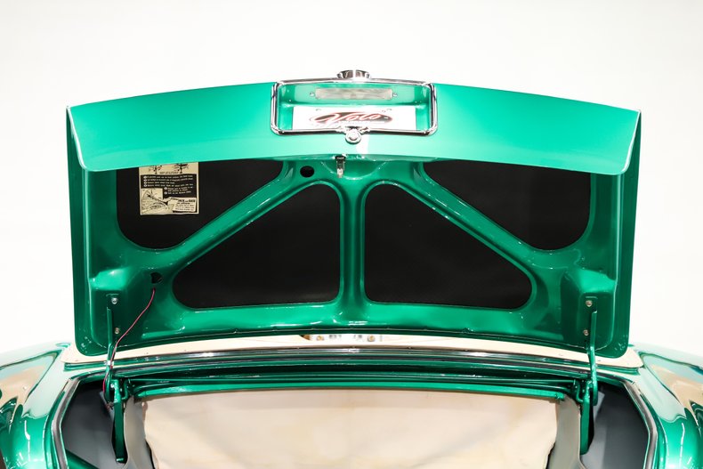 Chrysler-300-1957-Parade-Green-Cream-44