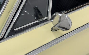 Chrysler-300-1966-Daffodil-Yellow-Black-13