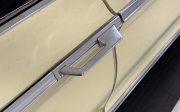 Chrysler-300-1966-Daffodil-Yellow-Black-14