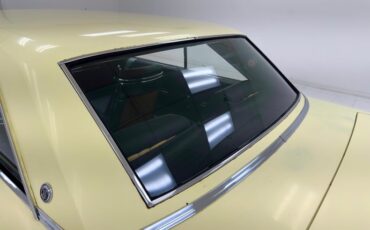 Chrysler-300-1966-Daffodil-Yellow-Black-16