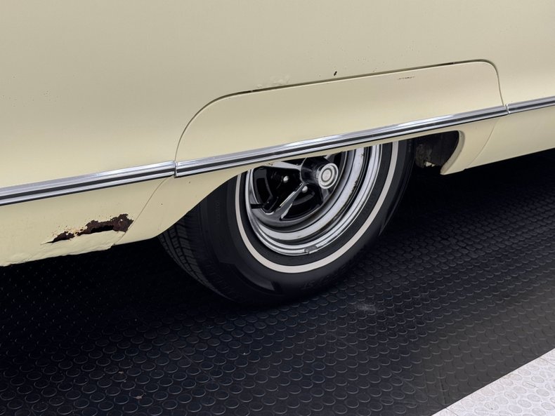 Chrysler-300-1966-Daffodil-Yellow-Black-19