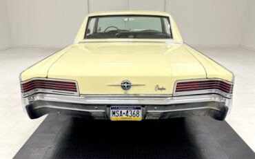 Chrysler-300-1966-Daffodil-Yellow-Black-2