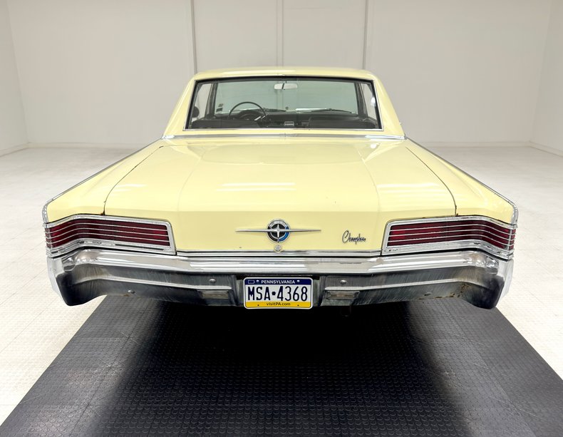 Chrysler-300-1966-Daffodil-Yellow-Black-2