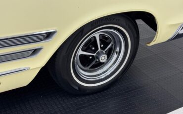Chrysler-300-1966-Daffodil-Yellow-Black-20