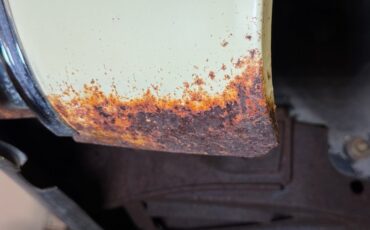 Chrysler-300-1966-Daffodil-Yellow-Black-22