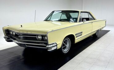 Chrysler-300-1966-Daffodil-Yellow-Black-23