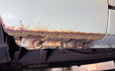 Chrysler-300-1966-Daffodil-Yellow-Black-26