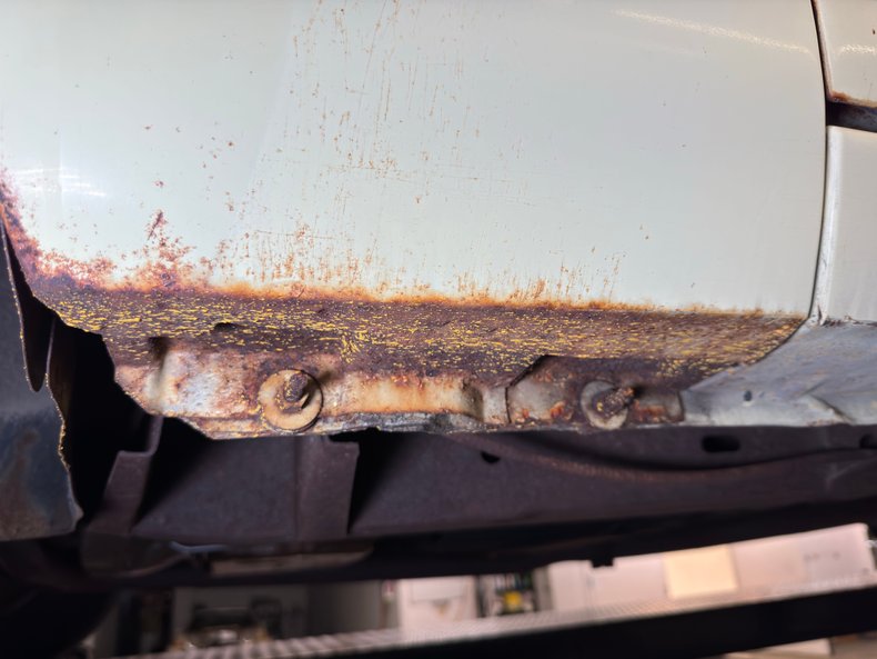 Chrysler-300-1966-Daffodil-Yellow-Black-26