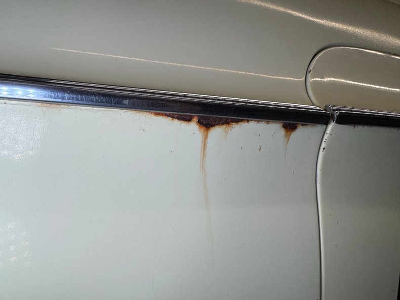 Chrysler-300-1966-Daffodil-Yellow-Black-27