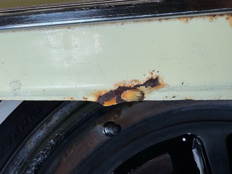 Chrysler-300-1966-Daffodil-Yellow-Black-29