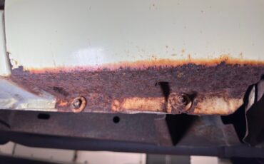 Chrysler-300-1966-Daffodil-Yellow-Black-33