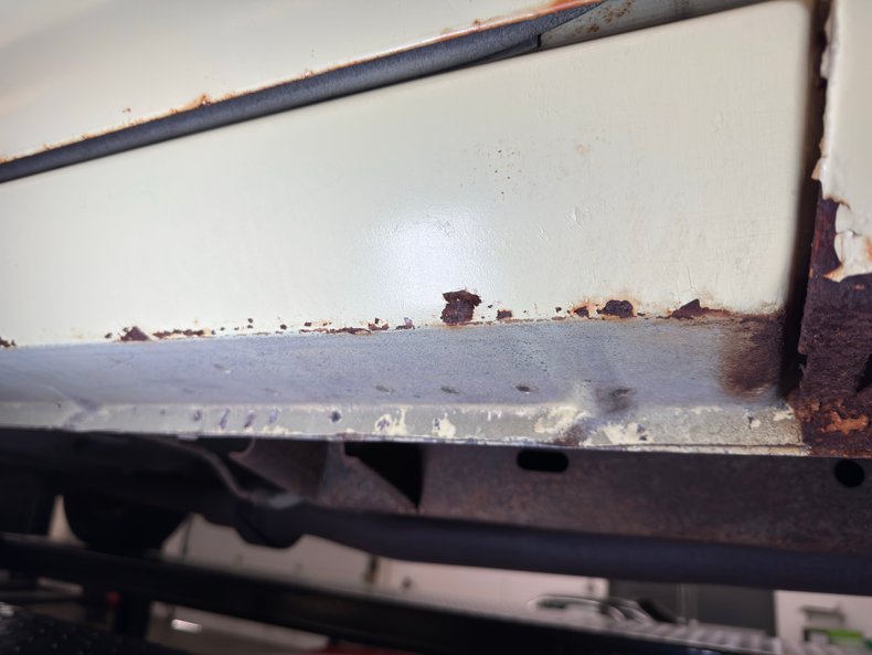 Chrysler-300-1966-Daffodil-Yellow-Black-34