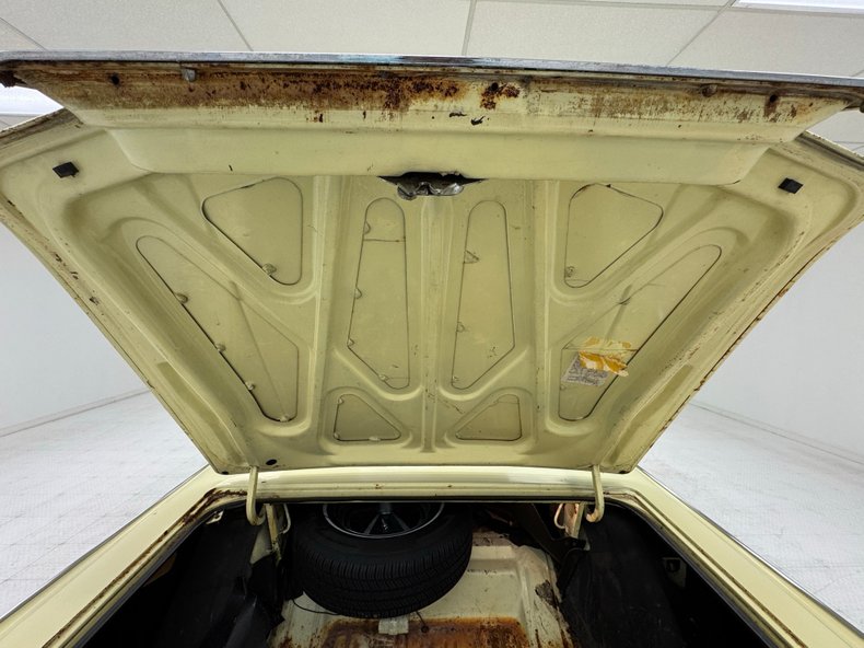 Chrysler-300-1966-Daffodil-Yellow-Black-42