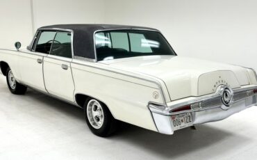 Chrysler-Imperial-1965-Persian-White-Black-1