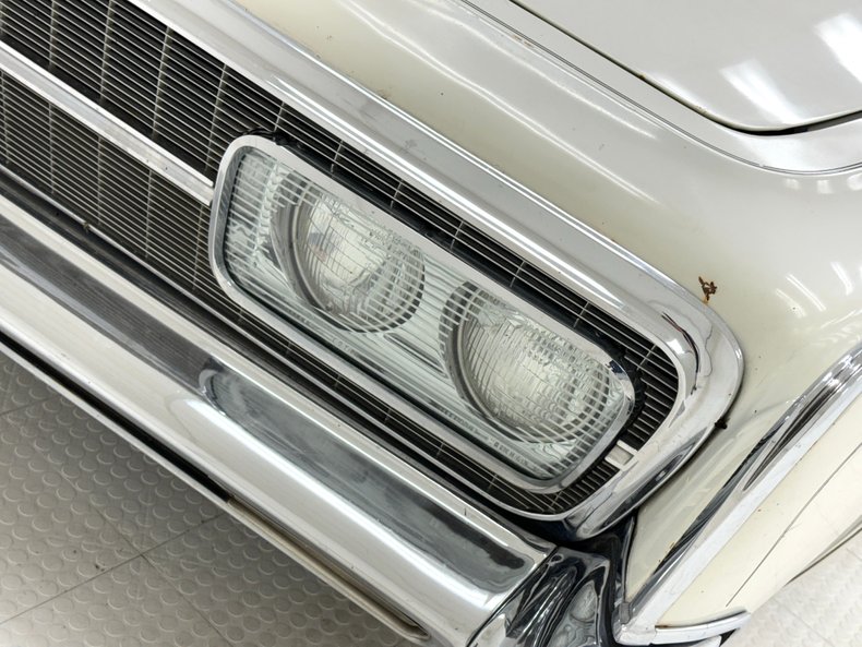 Chrysler-Imperial-1965-Persian-White-Black-11