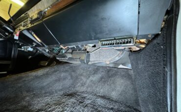 Chrysler-Imperial-1965-Persian-White-Black-13