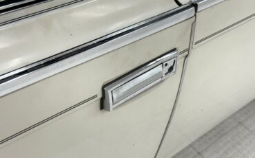 Chrysler-Imperial-1965-Persian-White-Black-17