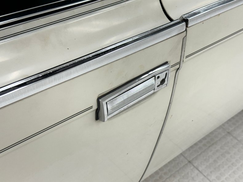 Chrysler-Imperial-1965-Persian-White-Black-17