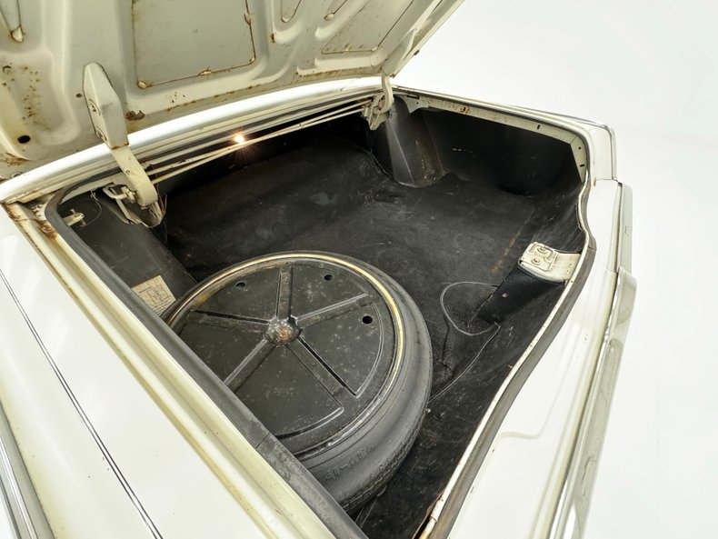 Chrysler-Imperial-1965-Persian-White-Black-30