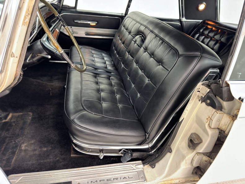 Chrysler-Imperial-1965-Persian-White-Black-36