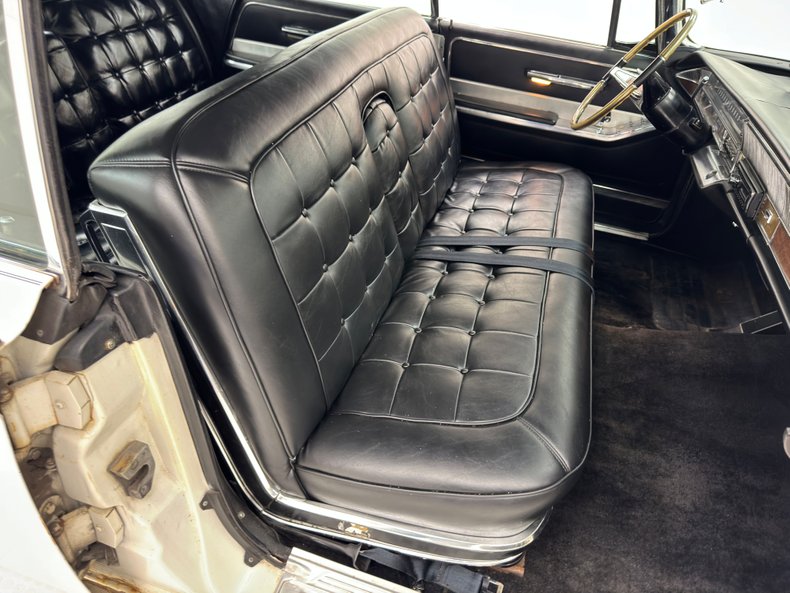 Chrysler-Imperial-1965-Persian-White-Black-38