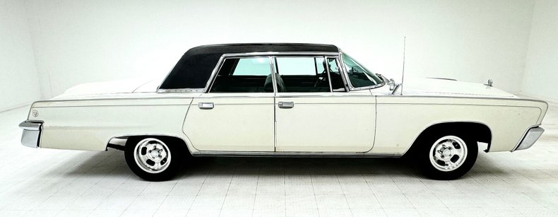 Chrysler-Imperial-1965-Persian-White-Black-4