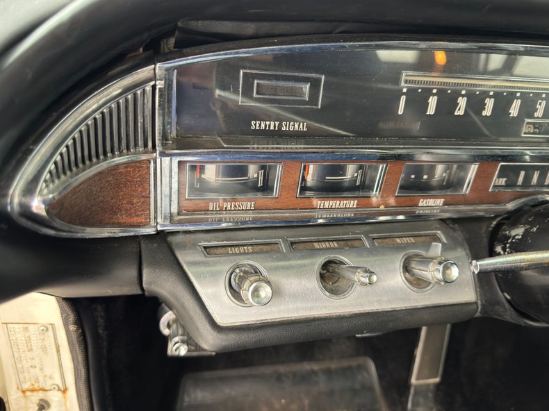 Chrysler-Imperial-1965-Persian-White-Black-43
